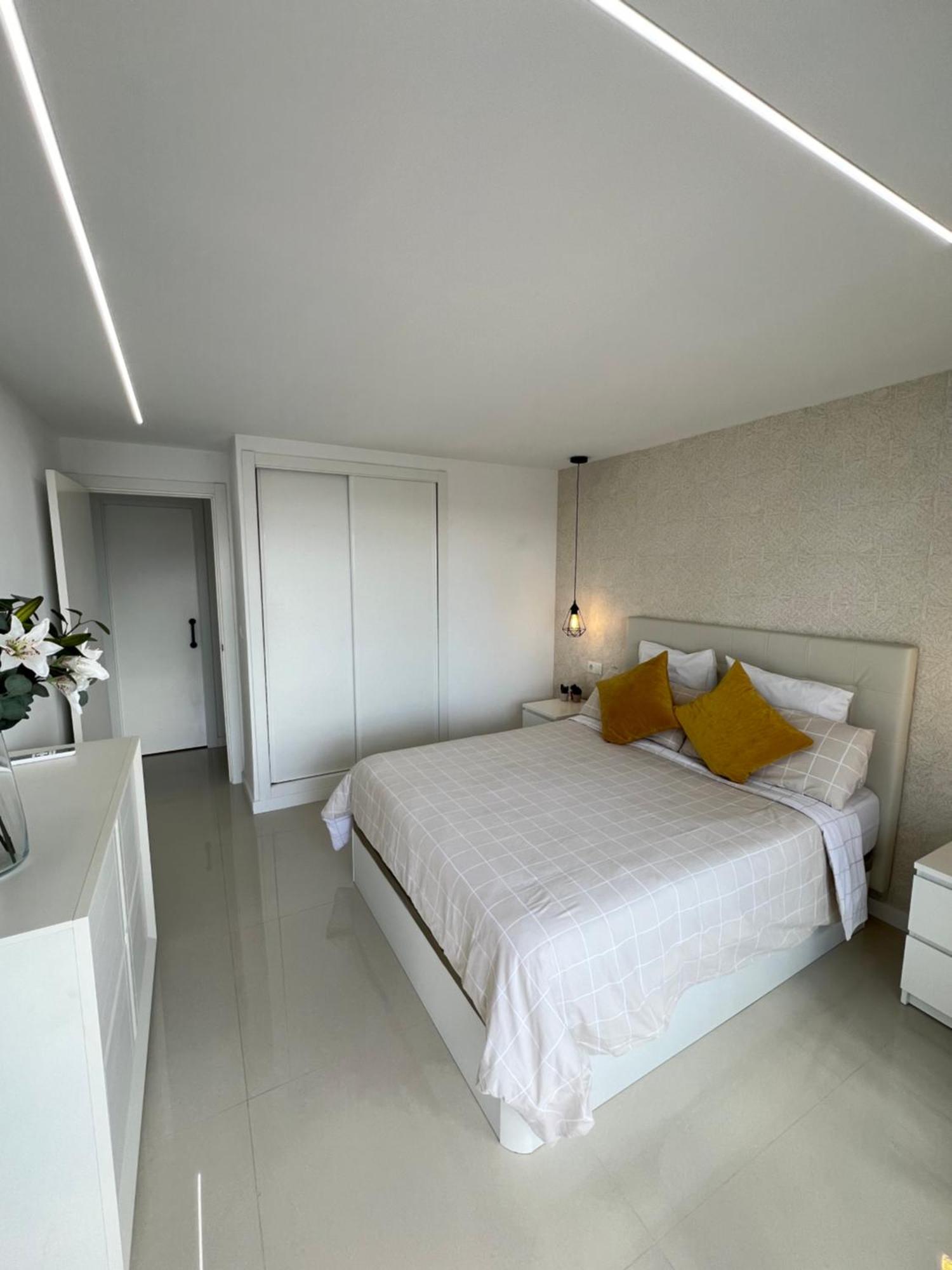 Luxury Bonanza Apartment เบนัลมาเดนา ภายนอก รูปภาพ