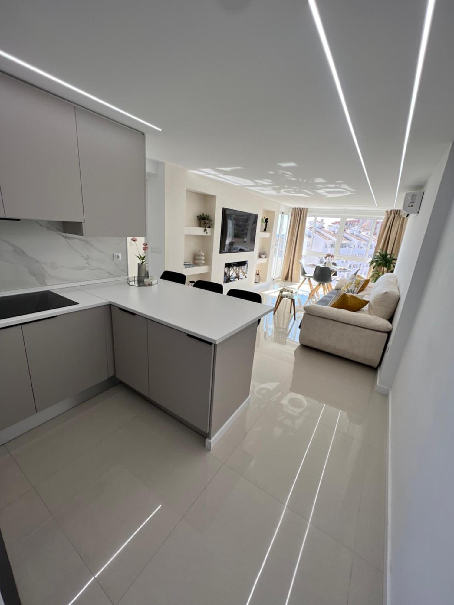 Luxury Bonanza Apartment เบนัลมาเดนา ภายนอก รูปภาพ