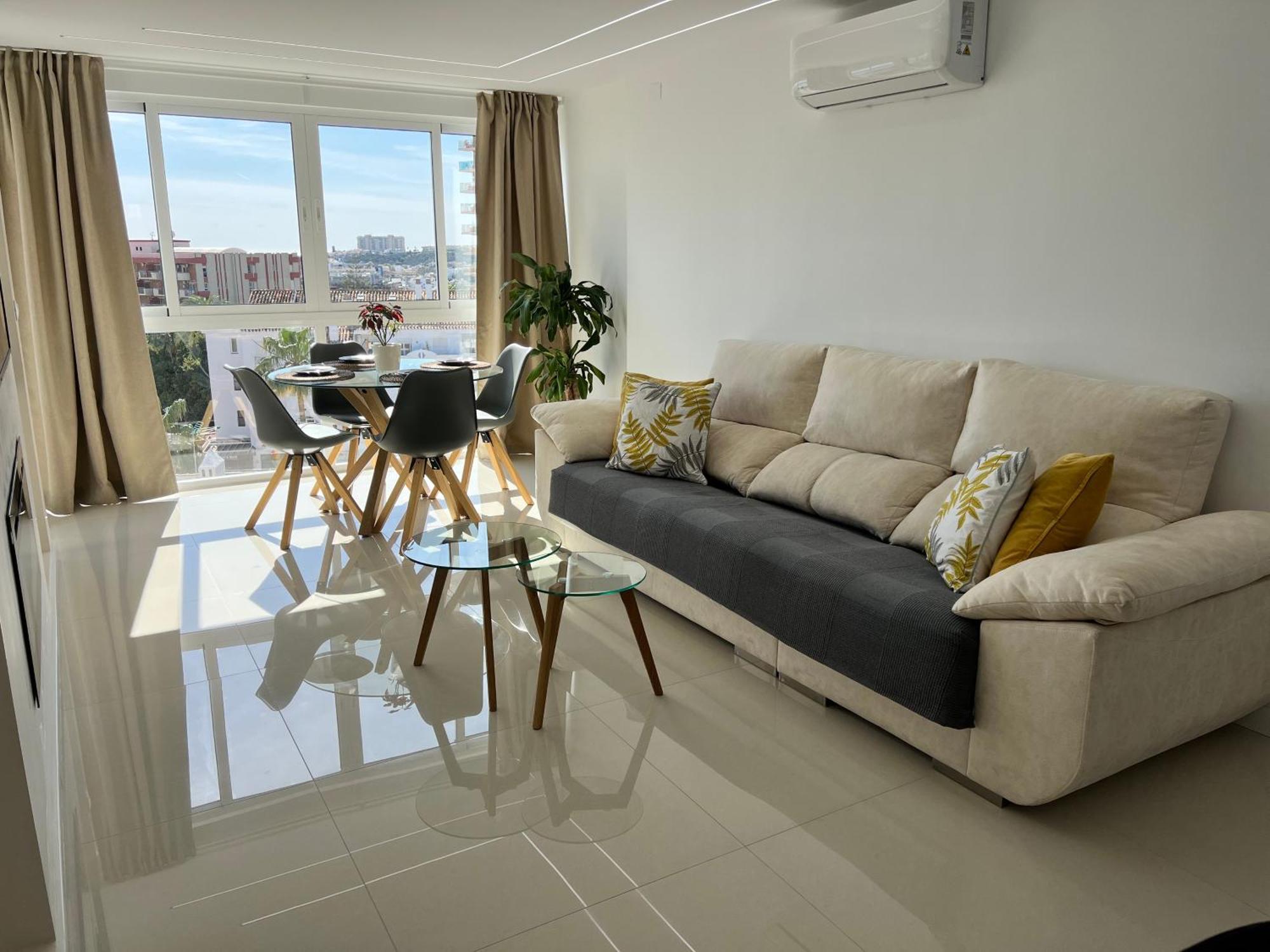 Luxury Bonanza Apartment เบนัลมาเดนา ภายนอก รูปภาพ