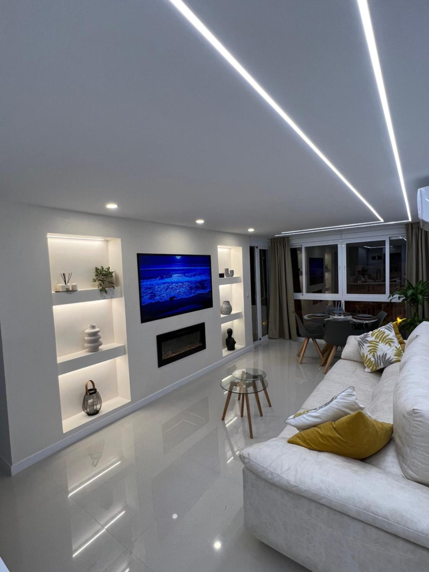 Luxury Bonanza Apartment เบนัลมาเดนา ภายนอก รูปภาพ